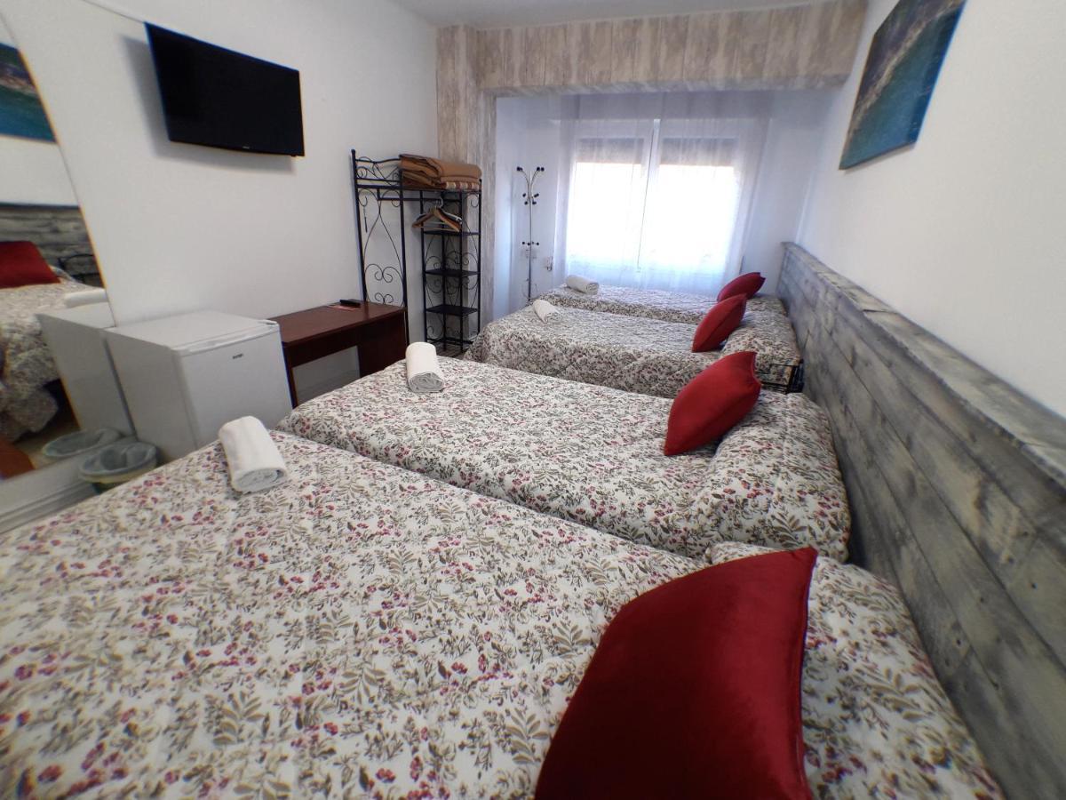 Quadruple Room with Shared Bathroom,1364193002:JPEG